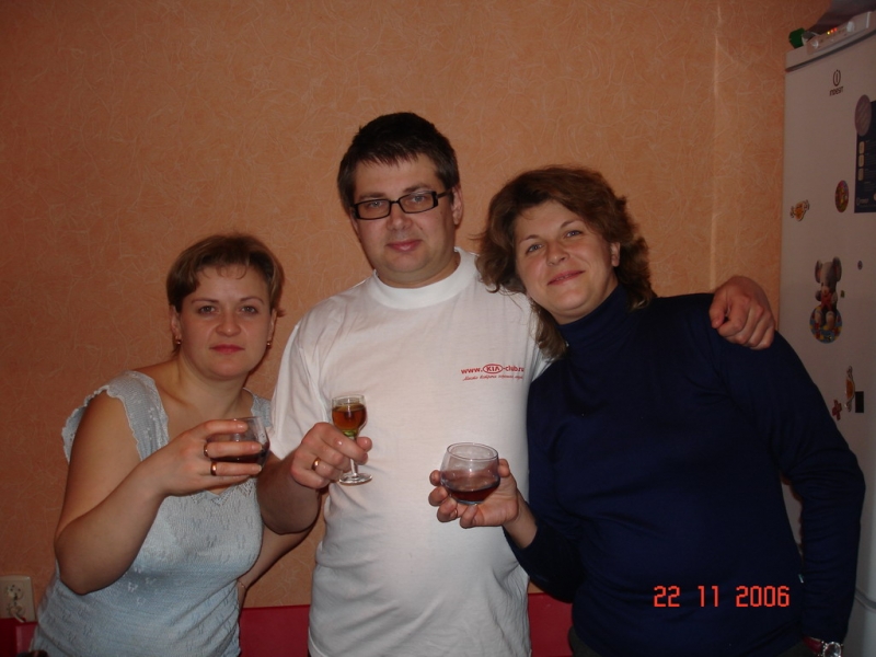 За КИАКЛУБ, за КИАКЛУБ!!! Мы будем пить и здесь, и тут...