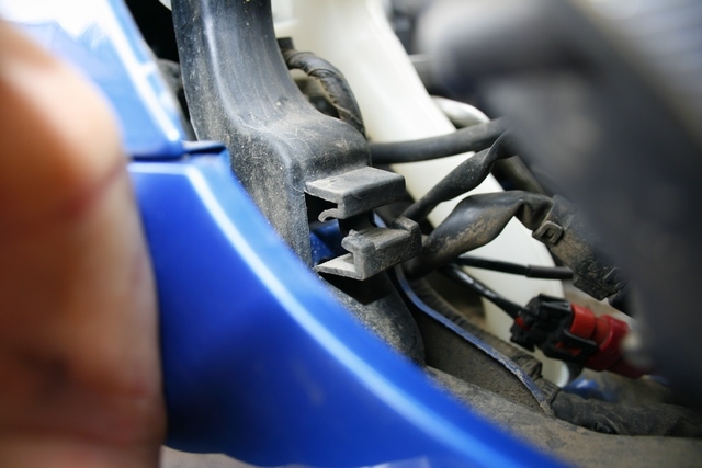 Установка датчика омывайки