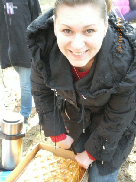 А вот пирожка кому?