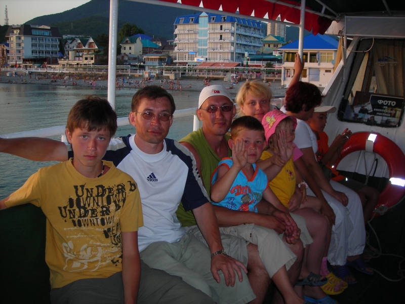 Вечерняя прогулка на теплоходе