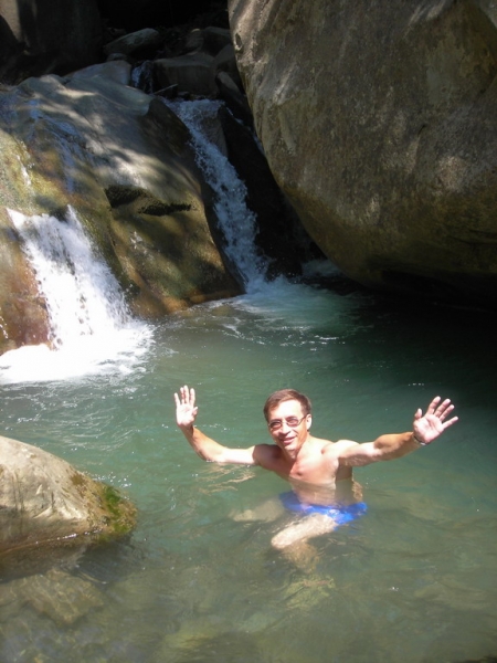 Купание в водопаде