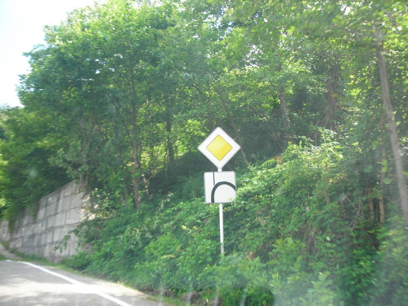 Вот такие в горах знаки