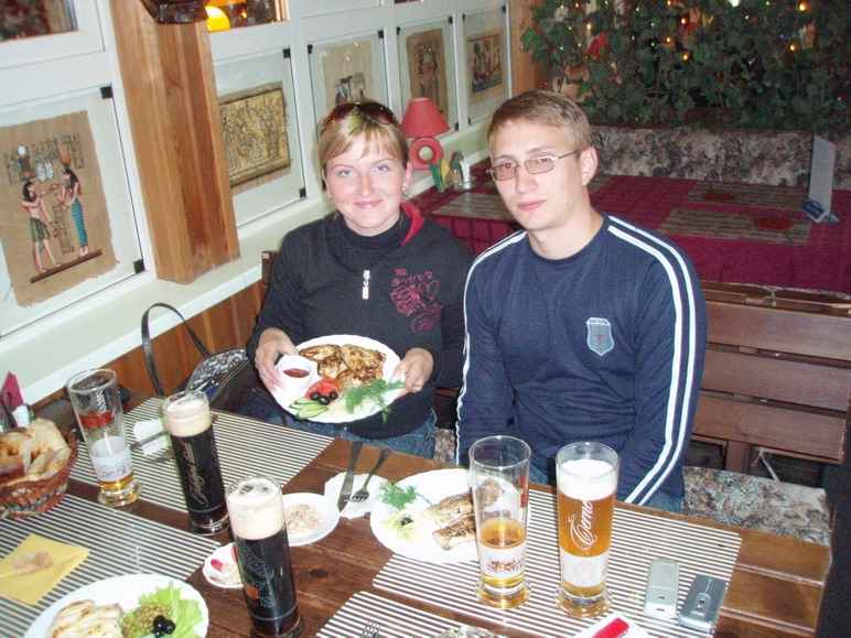 Хорошо сидим.