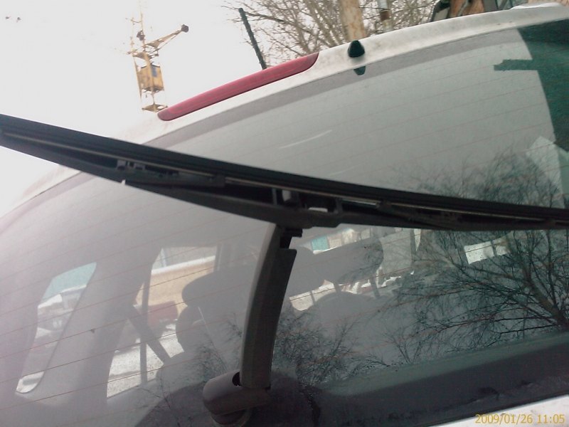 задняя щетка