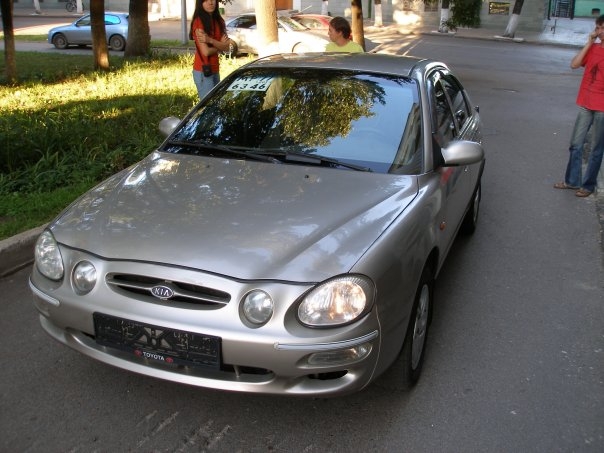 Kia Shuma