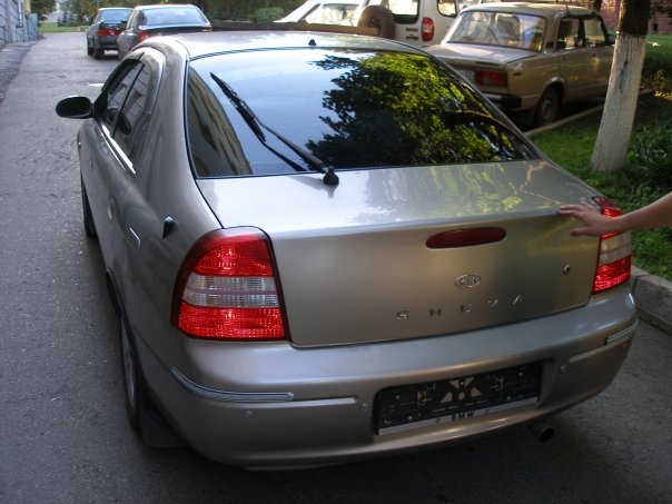 Kia Shuma